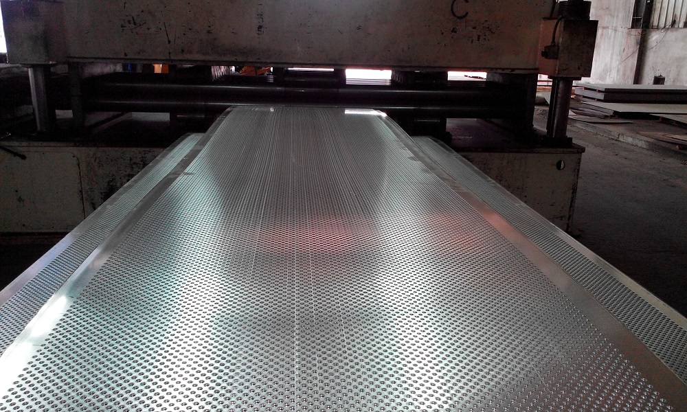 Stainless steel perforated sheet